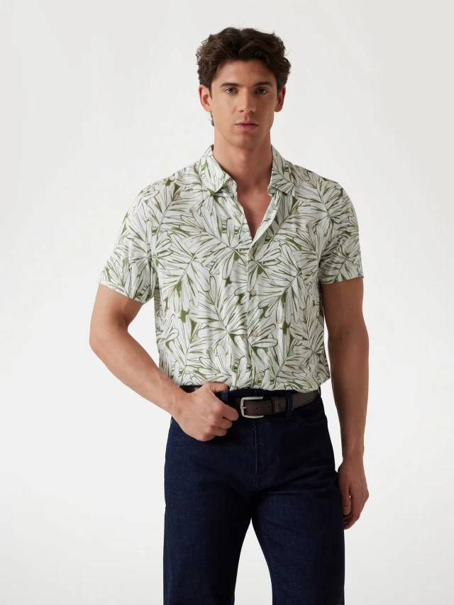 Guess Ss Ecor Rayon Oil Palm Shirt Ανδρικό Πουκάμισο Multi Color