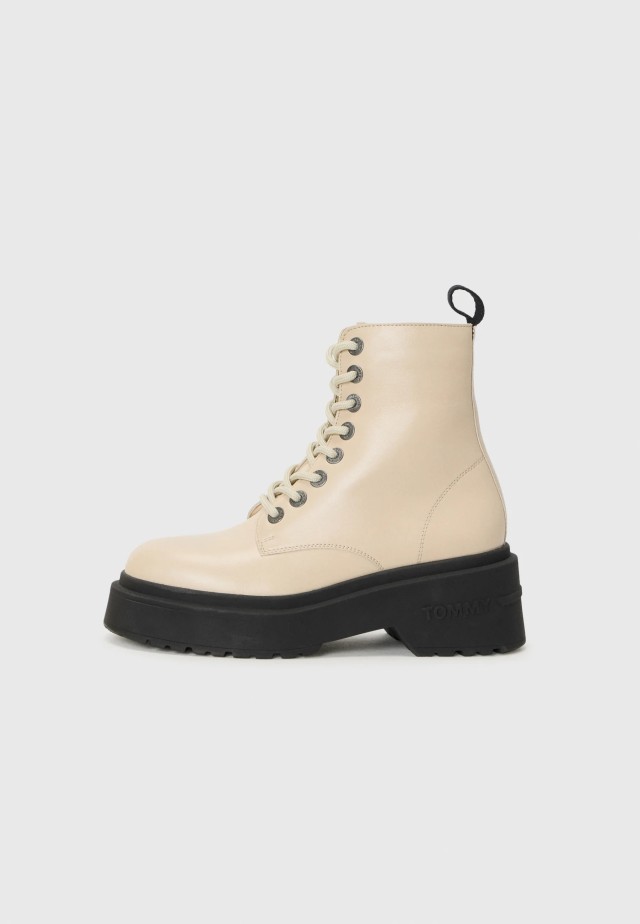 Tommy Hilfiger Tjw Chunky Shiny Leather Boot Γυναικεία Δερμάτινα Μποτάκια Μπεζ