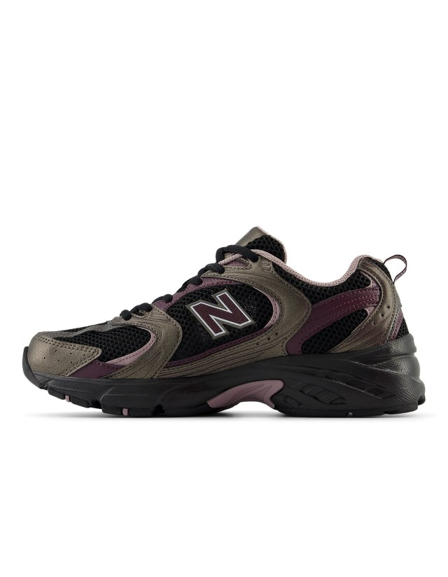 New Balance 530 Γυναικεία Sneakers Μαύρα